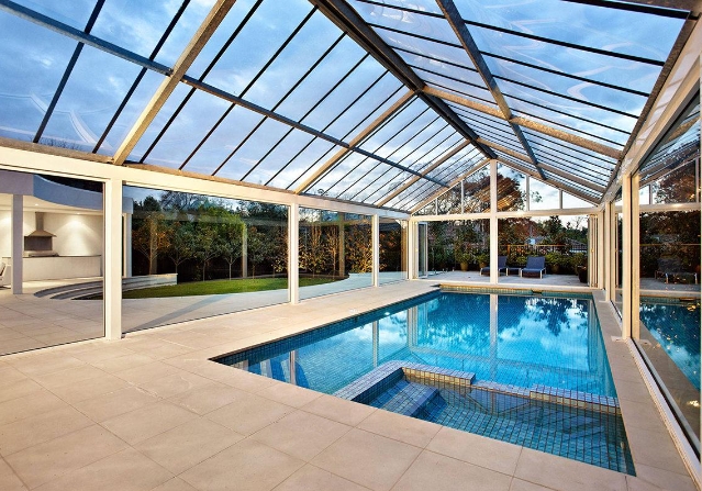 哪种材料更适合用于室内装修