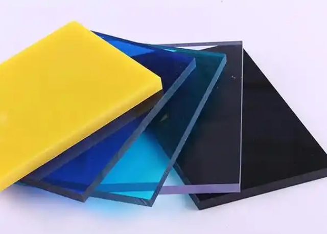 PC板和PMMA板哪个更安全环保？